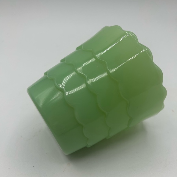 Vintage 1950s Anchor Hocking Fire King Jadeite Scallop Edge Flower Pot Planter - Picture 2 of 5